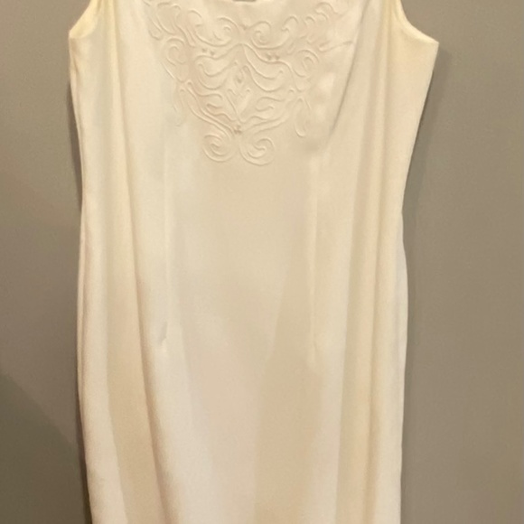 BEAUTIFUL GOWN & JACKET - Picture 8 of 10